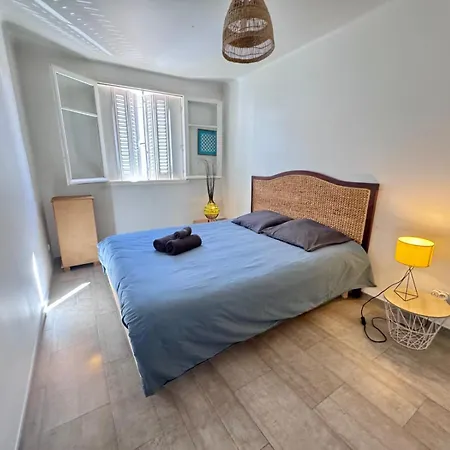 Апартаменты Spacious 2 Bedrooms With Parking To Port Of *